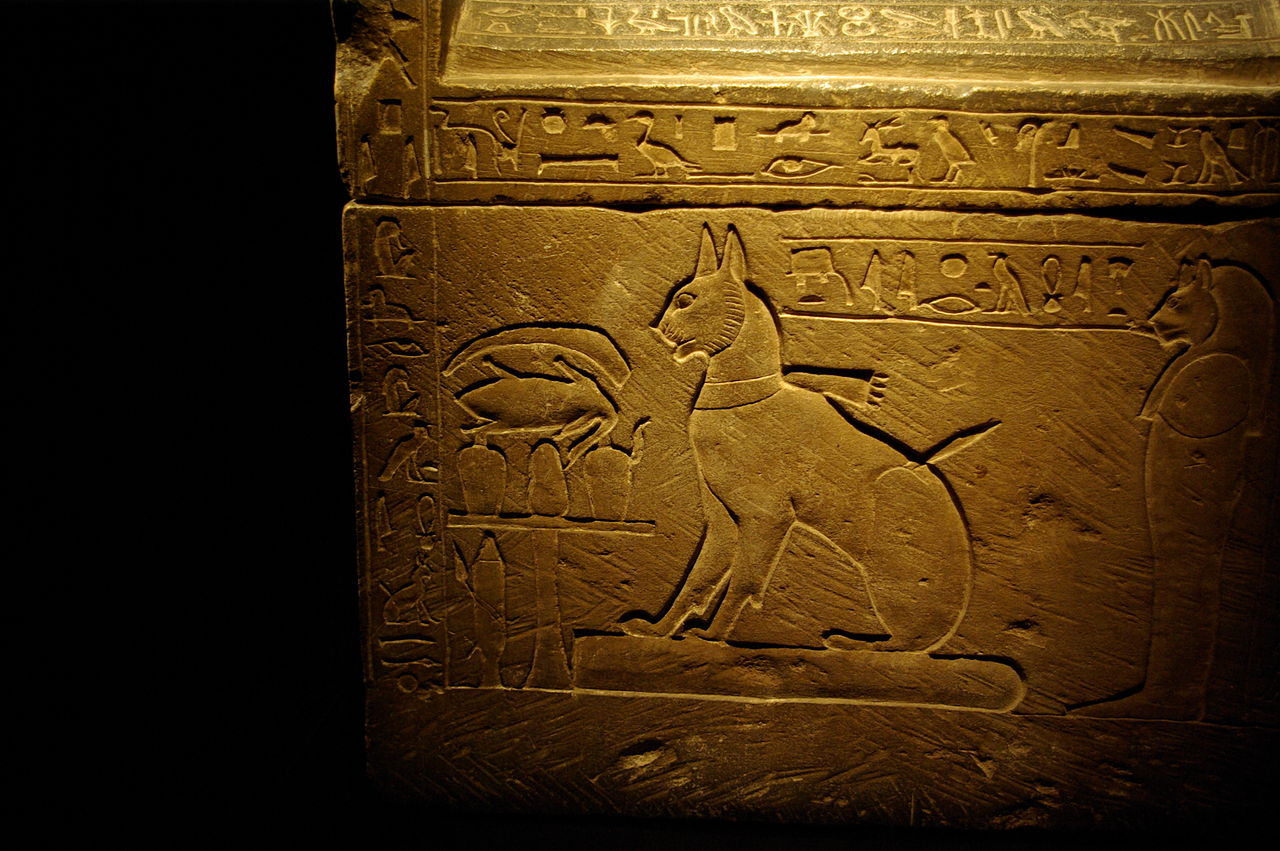 1280px-sarcophagus_of_prince_thutmoses_cat_by_madam_rafaele