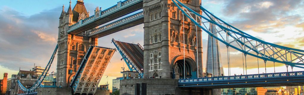 A Brief Moment of History: The Day a Bus Jumped Tower Bridge